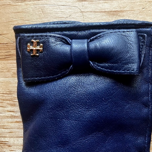 Tory Burch Navy Sheep Skin Gloves Size 6 - Picture 3 of 8